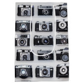 古いカメラコレクターフォトグラファーのギフトラップ ミディアムペーパーバッグ (裏面)