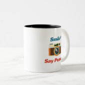 古いカメラタンクトップを恐れない平和を広げる ツートーンマグカップ (正面右)