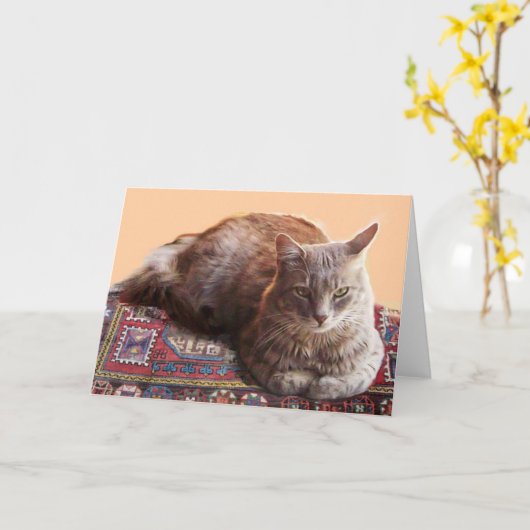 古いカーペットの上のトルコ猫 カード (黄色い花)