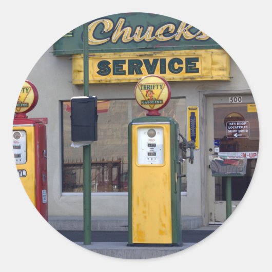 古いガソリンスタンド ラウンドシール (正面)