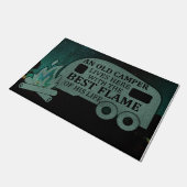 古いキャンパーと彼の最高のライフ・マットの炎 ドアマット (アングル)