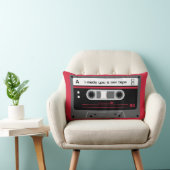 古いスクールレッドとブラックカセットミックステープ ランバークッション (椅子)