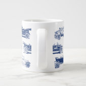 古いタイマーブルー白ヴィンテージカーパターン ジャンボコーヒーマグカップ (裏面)