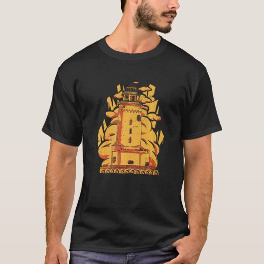 古いタワー建物イン雲 Tシャツ (正面)