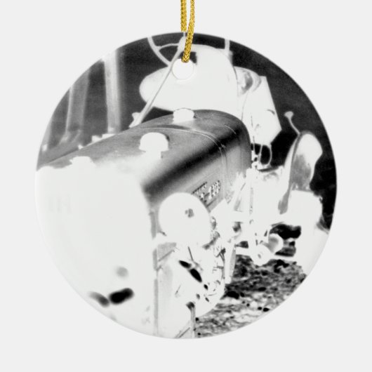 古いトラクター – 負 セラミックオーナメント (正面)