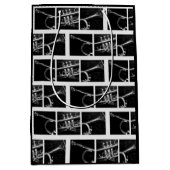 古いトランペット黒と白のパターンミュージシャン ミディアムペーパーバッグ (正面)