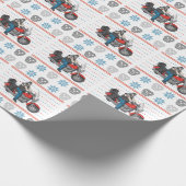 古いバイクもしくは自転車に乗る人のスカルのオートバイの醜いクリスマスのセーター ラッピングペーパー (角)