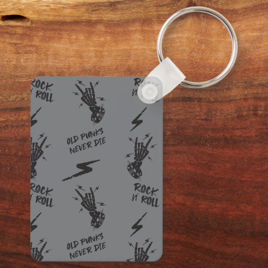 古いパンクは決してゴシック様式の骨格岩を死なない キーホルダー (裏面)