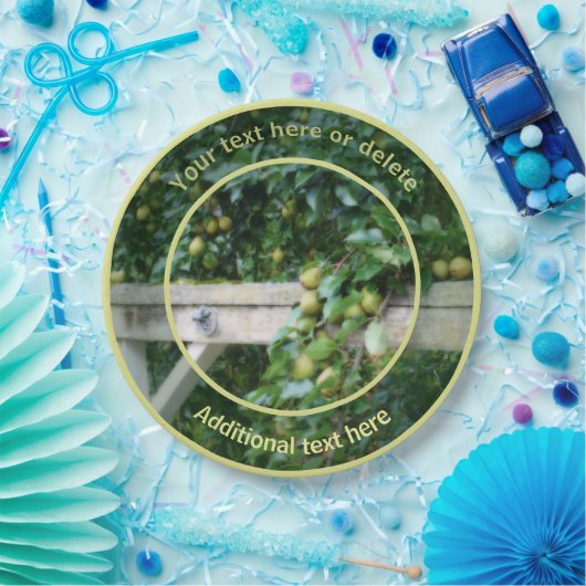 古いヒッチングポストの上の梨パーソナライズされたパーティー ペーパープレート (パーティー)