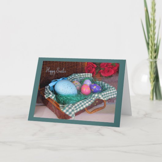 古いファッションイースターバスケットカーカラフルドと卵。 シーズンカード (正面)