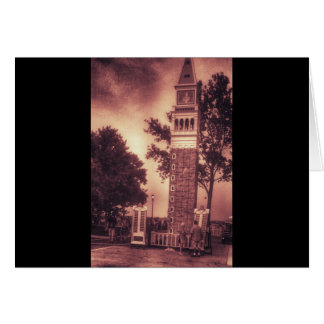 古いファッションド塔