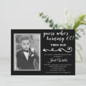 古いフォトサプライズバースデーパーティ招待状 招待状 (スタンド正面)