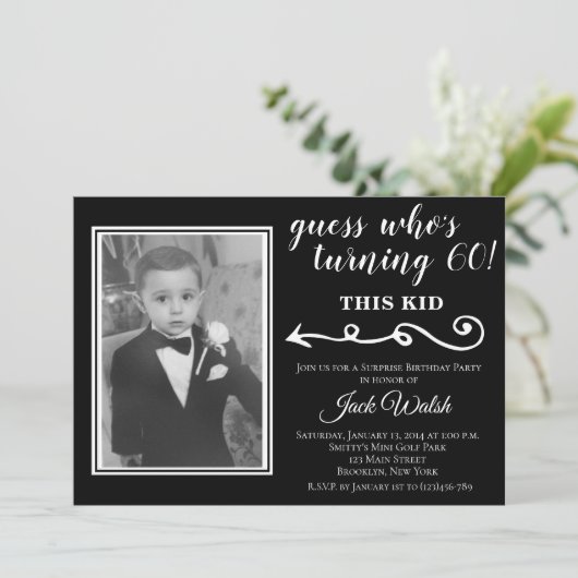 古いフォトサプライズバースデーパーティ招待状 招待状 (スタンド正面)