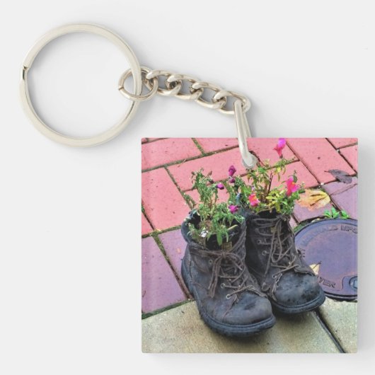 古いブーツの花 キーホルダー (正面)