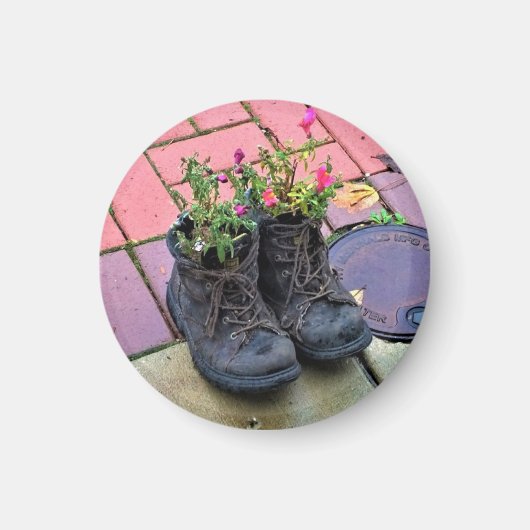 古いブーツの花 マグネット (正面)