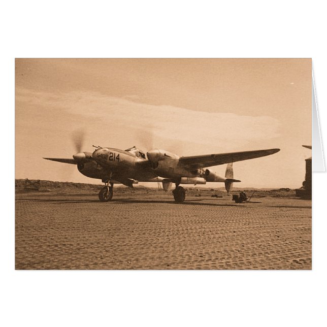 古いプロップ飛行機 (正面横)