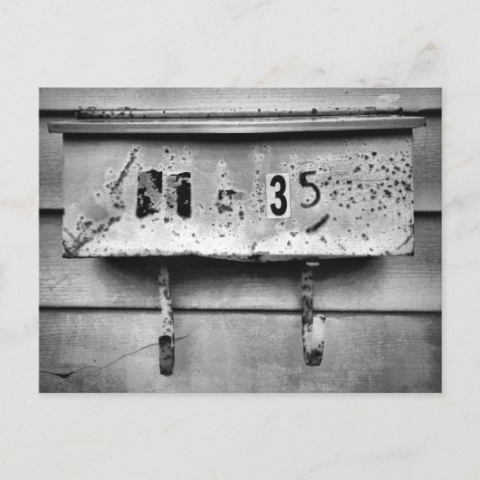 古いボロボロのメールボックスは黒と白に風化 ポストカード (正面)