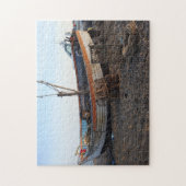 古いボートでビーチロブスターポット海辺の写真 ジグソーパズル (縦)