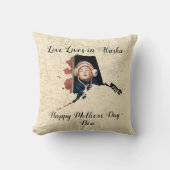 古いマップ愛がアラスカに住む州の形をした写真 クッション (正面)