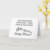 「古いミュージシャンは死なない」誕生日カード カード (黄色い花)
