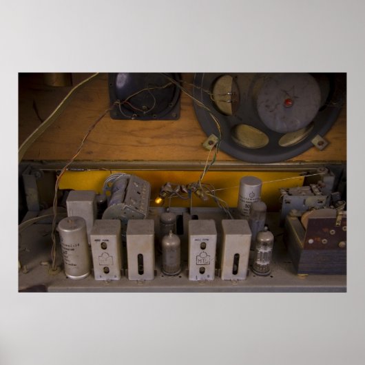 古いラジオの中に ポスター (正面)