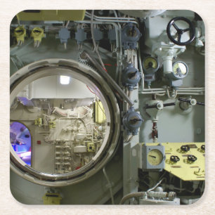 古いレトロな潜水艦で潜る スクエアペーパーコースター