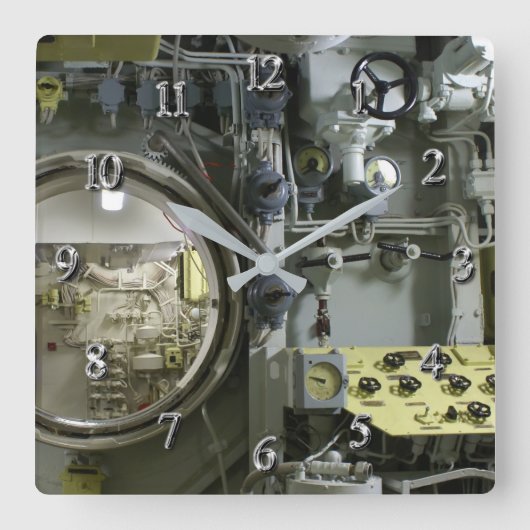 古いレトロな潜水艦で潜る スクエア壁時計 (正面)