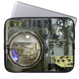 古いレトロな潜水艦で潜る ラップトップスリーブ
