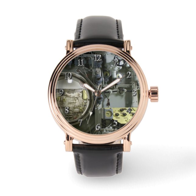 古いレトロな潜水艦で潜る 腕時計 (正面)