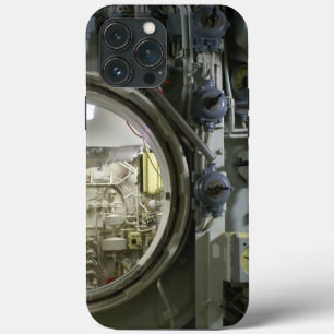 古いレトロな潜水艦で潜る iPhone 13 PRO MAXケース