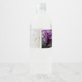 古いレースの上に紫と白の花 ペットボトルラベル (裏面)