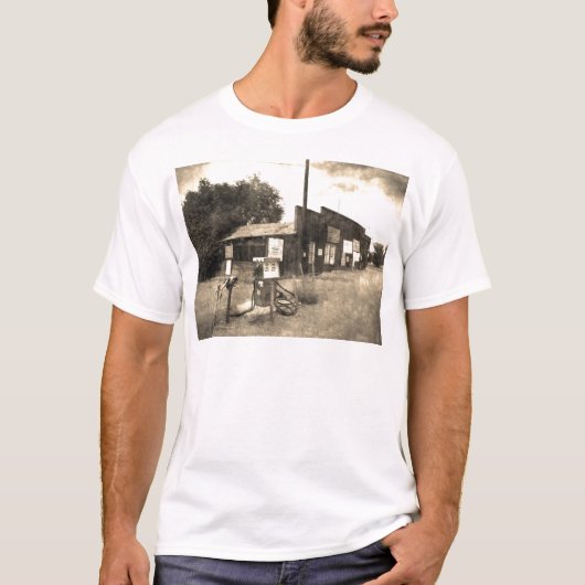 古いヴィンテージの給油所 Tシャツ (正面)