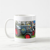 古いヴィンテージのLanzのブルドッグのトラクターの農業機械 コーヒーマグカップ (左)