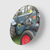 古いヴィンテージのLanzのブルドッグのトラクターの農業機械 ラウンド壁時計 (傾斜)