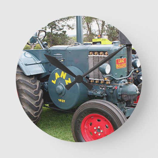 古いヴィンテージのLanzのブルドッグのトラクターの農業機械 ラウンド壁時計 (正面)