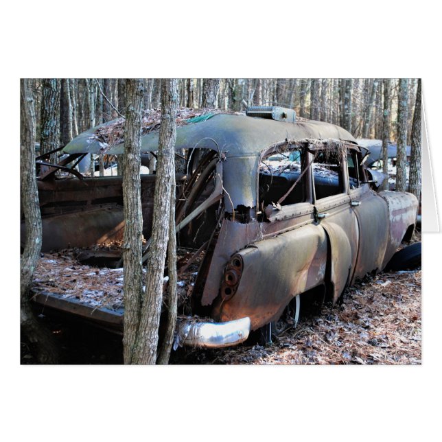 古いヴィンテージは車を破壊しました (正面横)