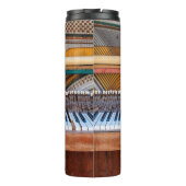 古いヴィンテージピアノの蓋を外した。老朽化した  タンブラー (裏面)