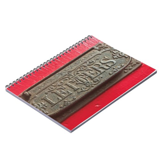 古いヴィンテージ赤いドア文字メールスロットノートブック ノートブック (左側)