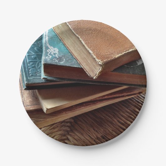 古い使用された本の積み重ね ペーパープレート (正面)