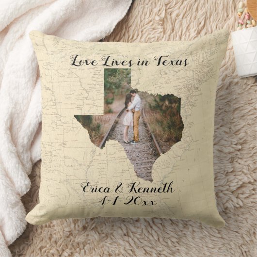 古い地図と愛が住むテキサス州州の形をした写真 クッション (ブランケット)