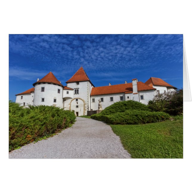 古い城、Varazdin、クロアチア (正面横)