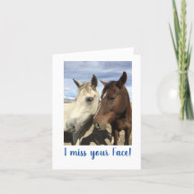 古い学校の紙のカードがボロで切れる