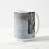 古い布のピン冬は寒く穏やかなマグ コーヒーマグカップ (正面右)