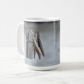 古い布のピン冬は寒く穏やかなマグ コーヒーマグカップ (正面左)