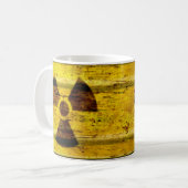 古い放射性廃棄物容器 –  コーヒーマグカップ (正面左)