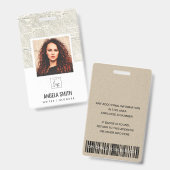 古い新聞のテクスチャ従業員の写真バーコード名 バッジ (表裏)