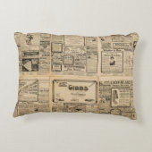 古い新聞:ヴィンテージ紙背景。 アクセントクッション (裏面)