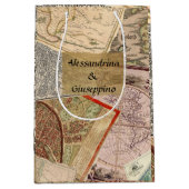 古い旅行はヴィンテージのコラージュ、名前をカスタムするの地図を描きます ミディアムペーパーバッグ (正面)