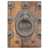 古い木のドアの金属のノッカー クリップボード (裏面)