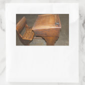 古い木製のスクールデスクとチェアステッカー 長方形シール (バッグ)